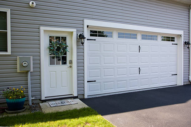 24/7 Emergency Garage Door Panel Replacement experts in Harvest, AL